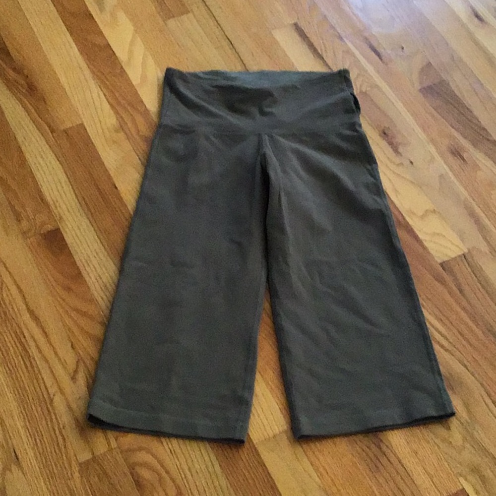 Lululemon Capri yogas